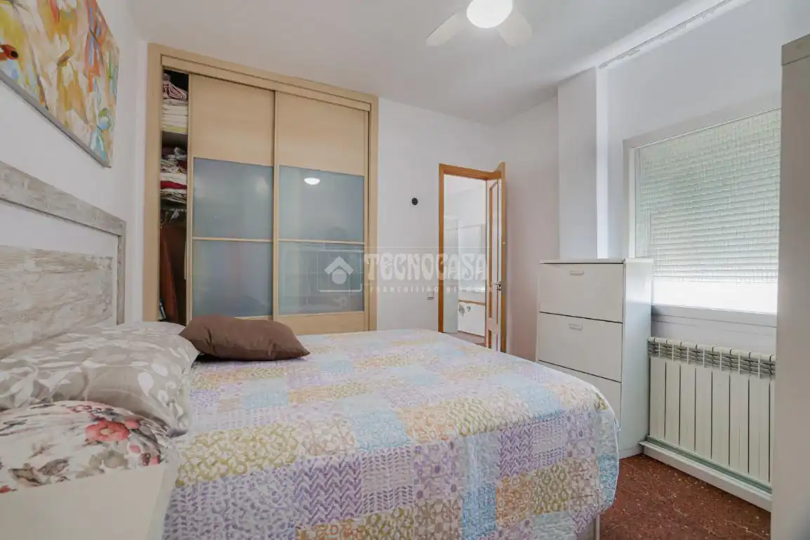 Habitación de Piso en venta en L'Hospitalet de Llobregat con Aire acondicionado, Calefacción y Terraza