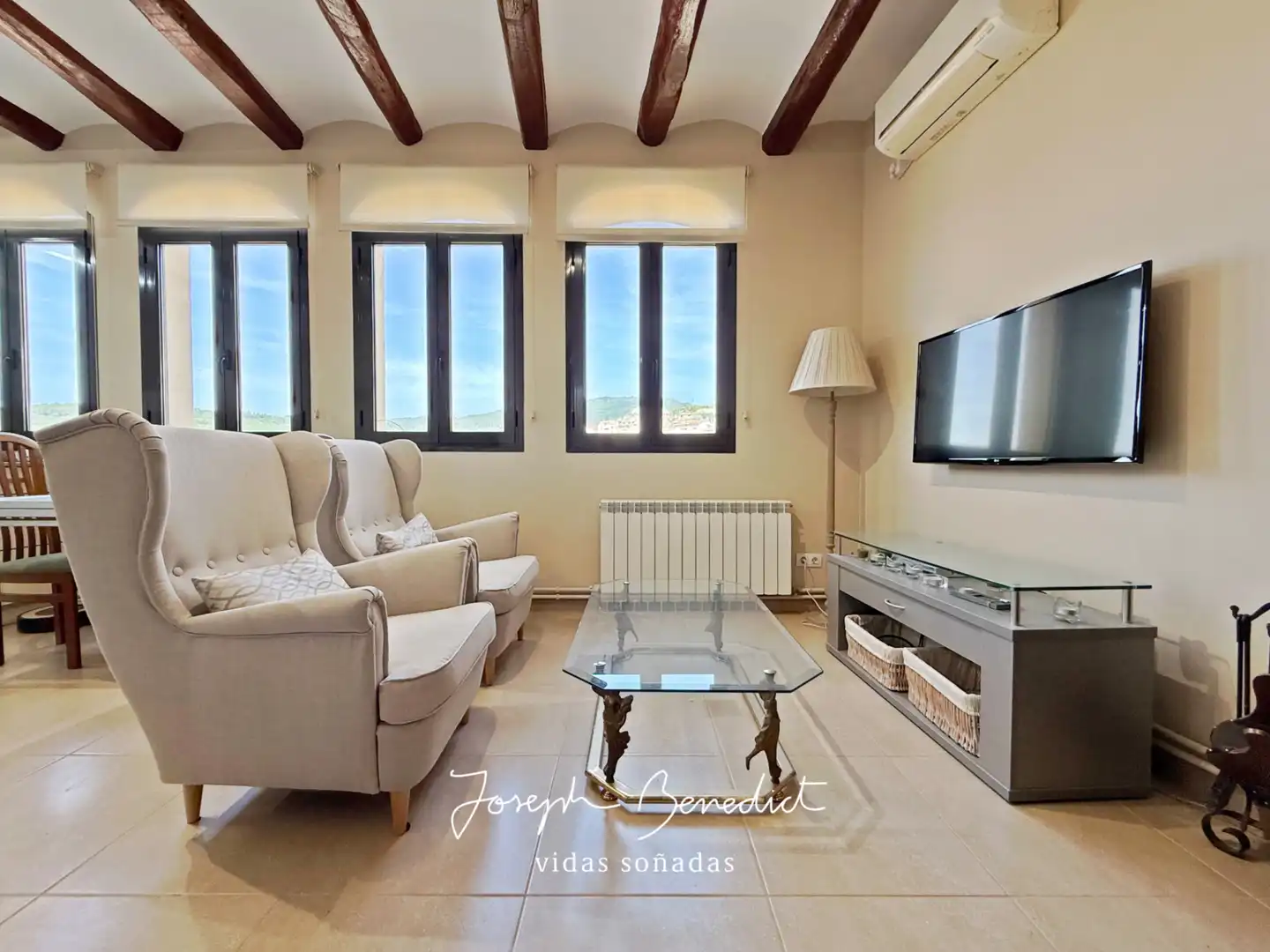 Sala d'estar de Casa o xalet en venda en Sant Quintí de Mediona amb Aire condicionat, Calefacció i Jardí privat