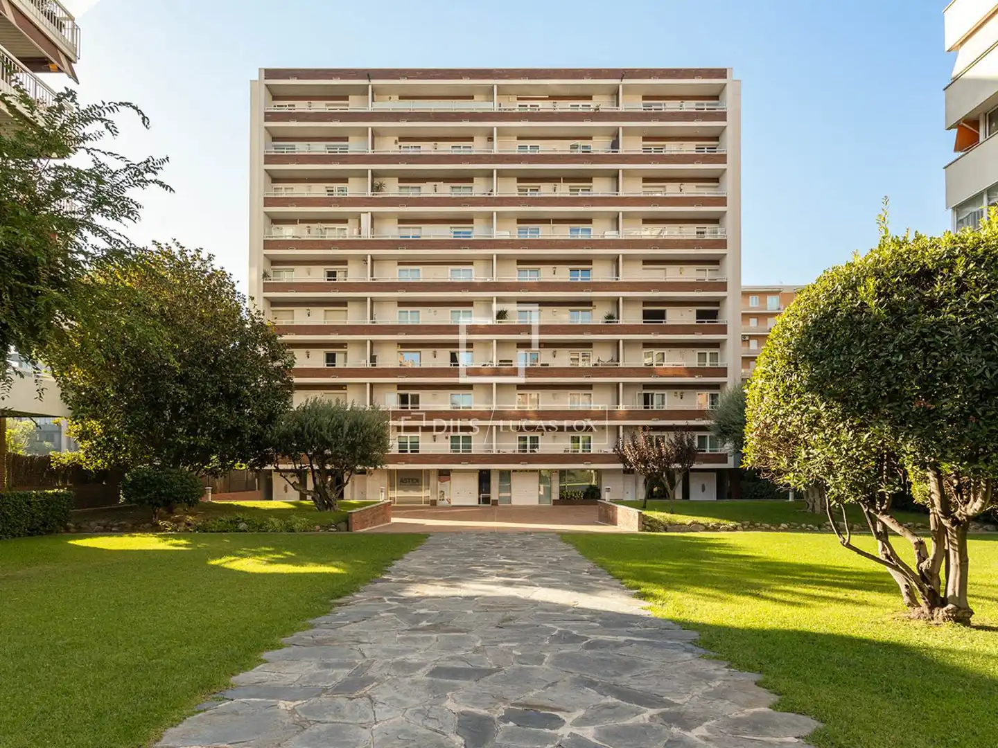 Vista exterior de Pis en venda en Barcelona amb Aire condicionat, Terrassa i Balcó