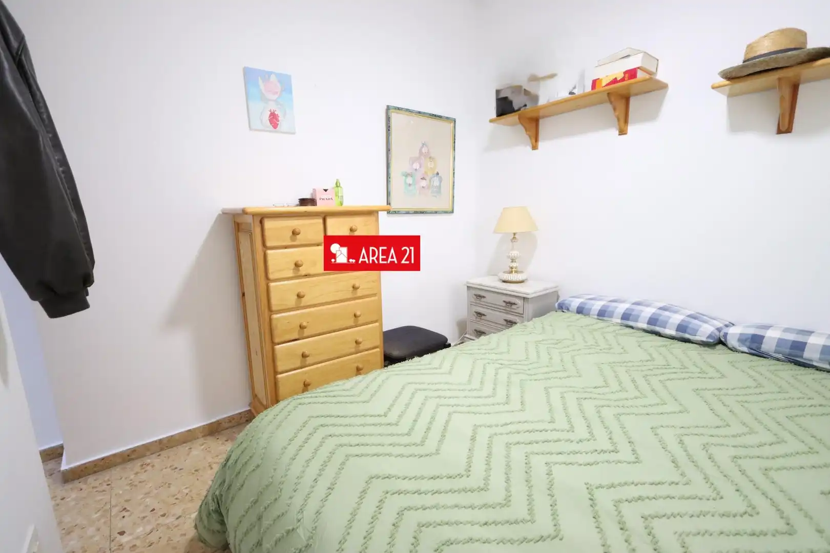 Habitación de Piso en venta en La Pobla de Vallbona con Balcón