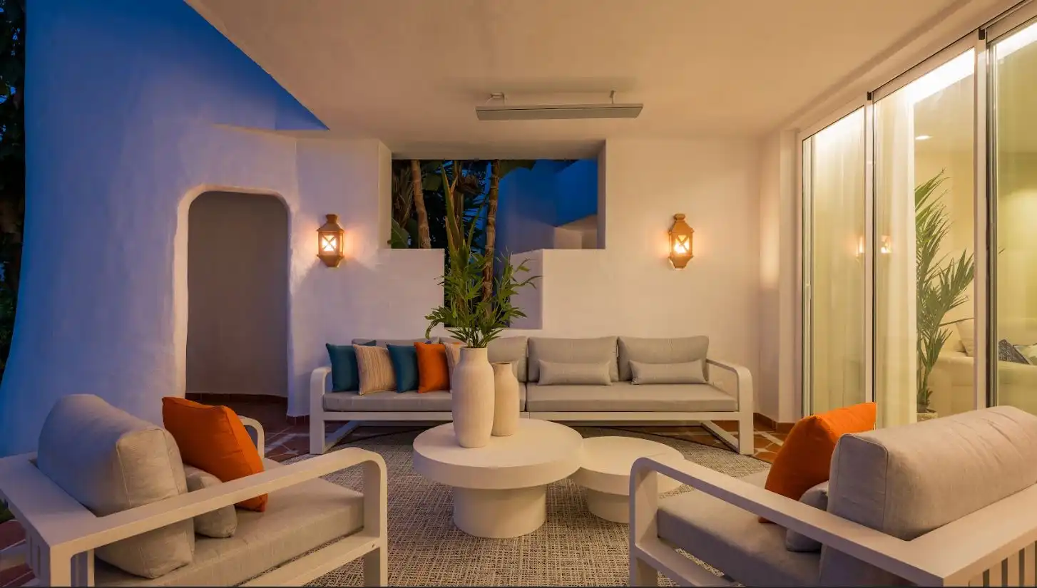 Terrassa de Planta baixa en venda en Estepona amb Aire condicionat, Calefacció i Jardí privat