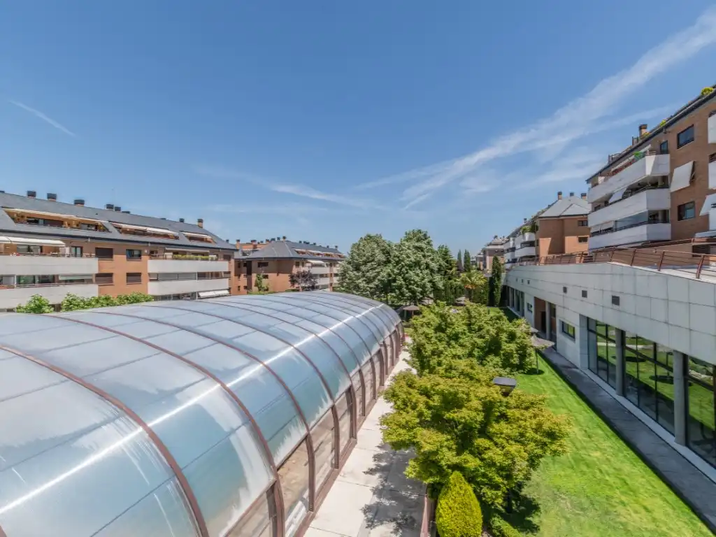 Dúplex de lloguer a Avenida Principe de Asturias, Zona Monte El Pilar