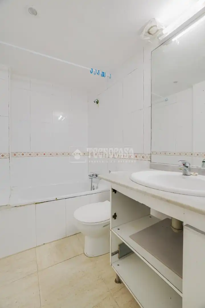 Bathroom of Study for sale in Barcelona