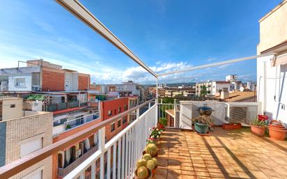 Vista exterior de Àtic en venda en Vilanova i la Geltrú amb Aire condicionat, Parquet i Terrassa