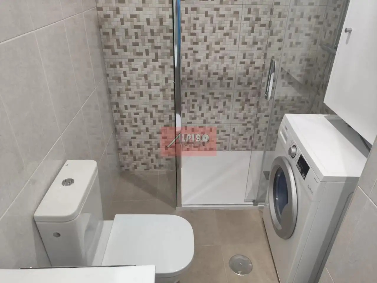 Bathroom of Apartments for rent in Ourense Capital   with Air Conditioner, Heating and Terrace