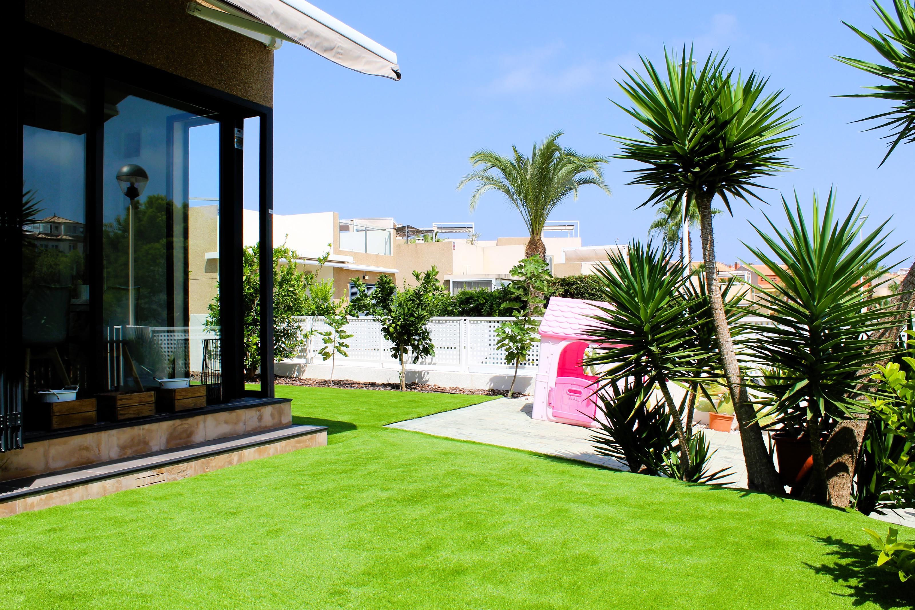 Terrace of House or chalet for sale in Orihuela  with Air Conditioner, Private garden and Terrace