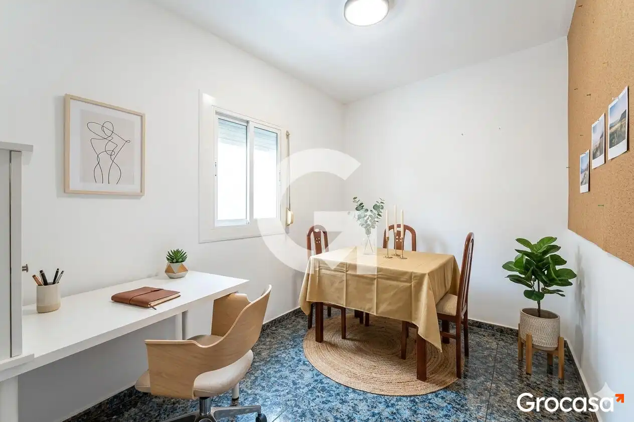 Comedor de Piso en venta en L'Hospitalet de Llobregat con Calefacción y Horno