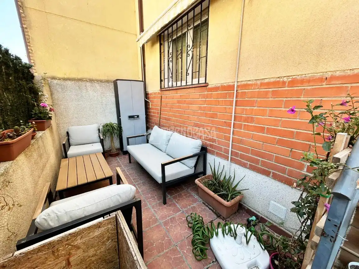 Terrassa de Casa adosada en venda en La Puebla de Alfindén amb Calefacció