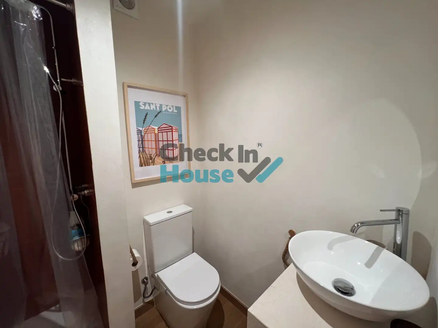 Bany de Apartament de lloguer en Sant Feliu de Guíxols amb Moblat, Forn i Rentadora