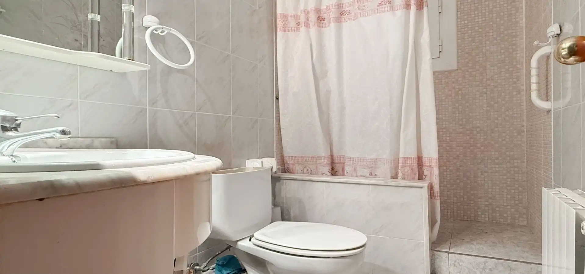 Baño de Piso en venta en Sant Boi de Llobregat con Calefacción y Terraza