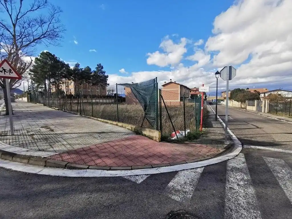 Terreny residencial en venda a Calle Pilar Miró, imagen 3