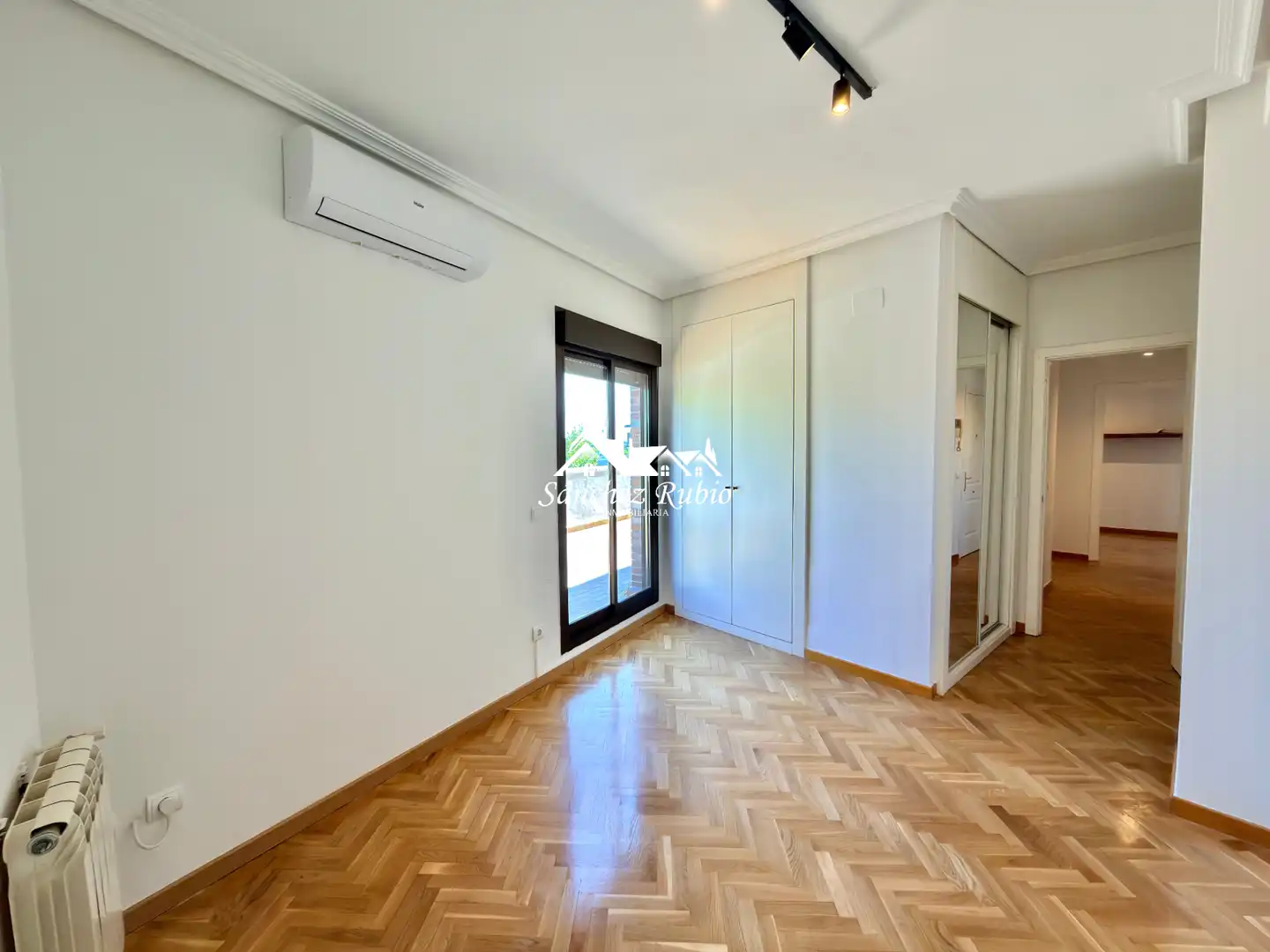 Bedroom of Attic for rent in Las Rozas de Madrid  with Air Conditioner, Heating and Parquet flooring