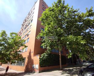 Exterior view of Flat for sale in  Madrid Capital  with Heating, Parquet flooring and Storage room