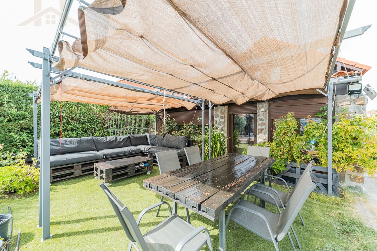 Terrassa de Casa o xalet en venda en Batres amb Aire condicionat, Calefacció i Jardí privat