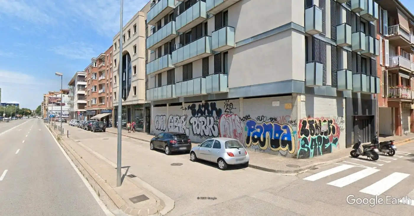 Local comercial en venta en Eixample Sud – Migdia
