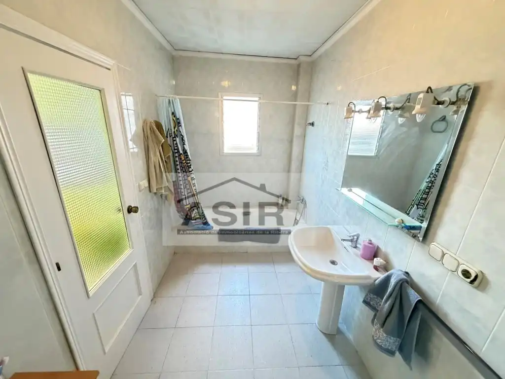 Bathroom of Flat for rent in Carcaixent