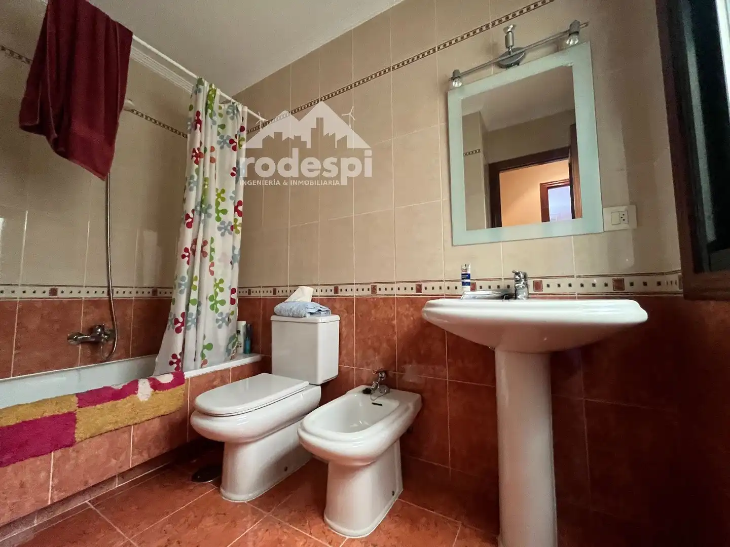 Badezimmer von Wohnung zur Miete in A Cañiza   mit Heizung, Terrasse und Abstellraum