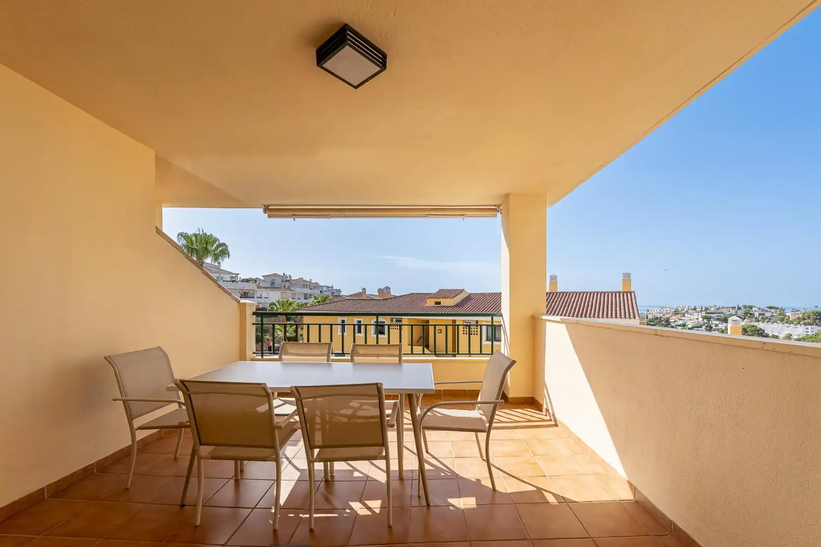 Terraza de Apartamento en venta en Benalmádena con Aire acondicionado, Calefacción y Jardín privado