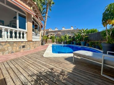 Villa con piscina in vendita a Campello pueblo