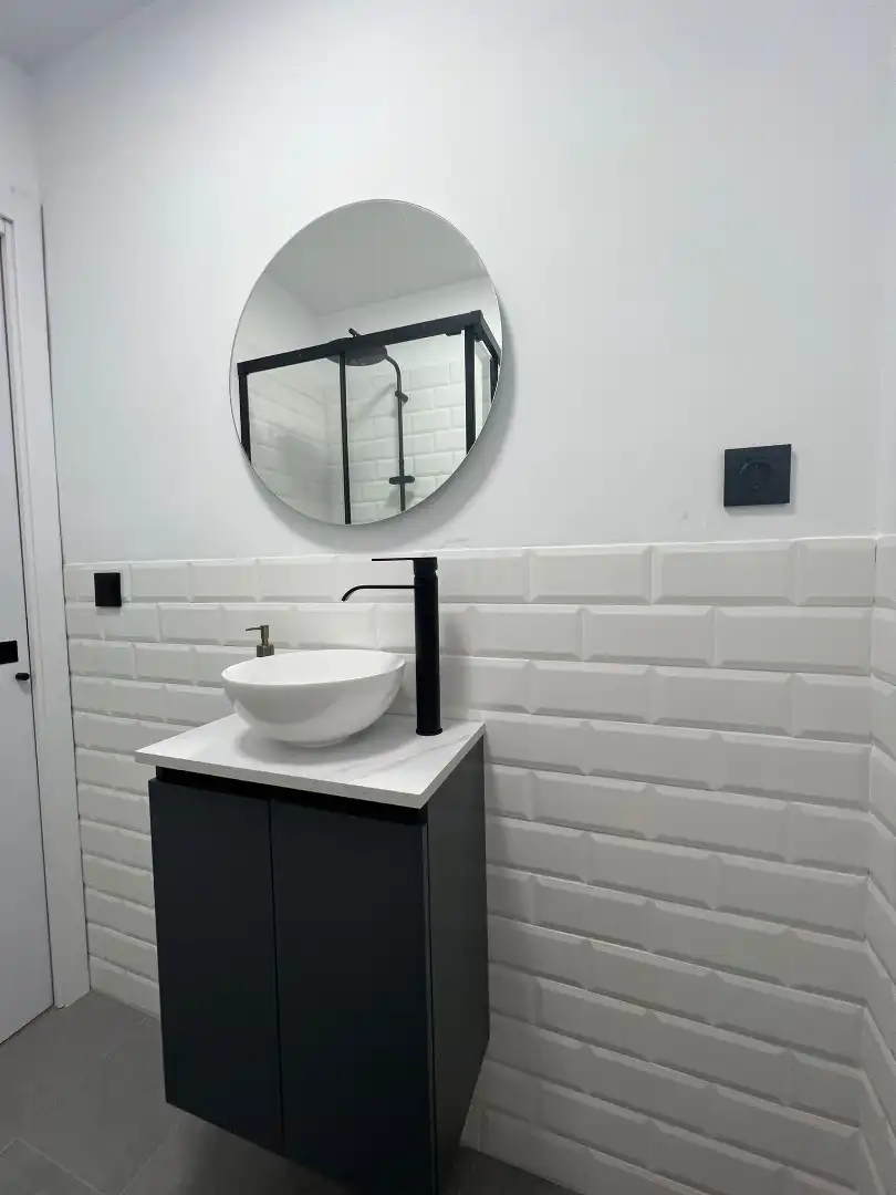 Badezimmer von Wohnung zum Verkauf in Santander