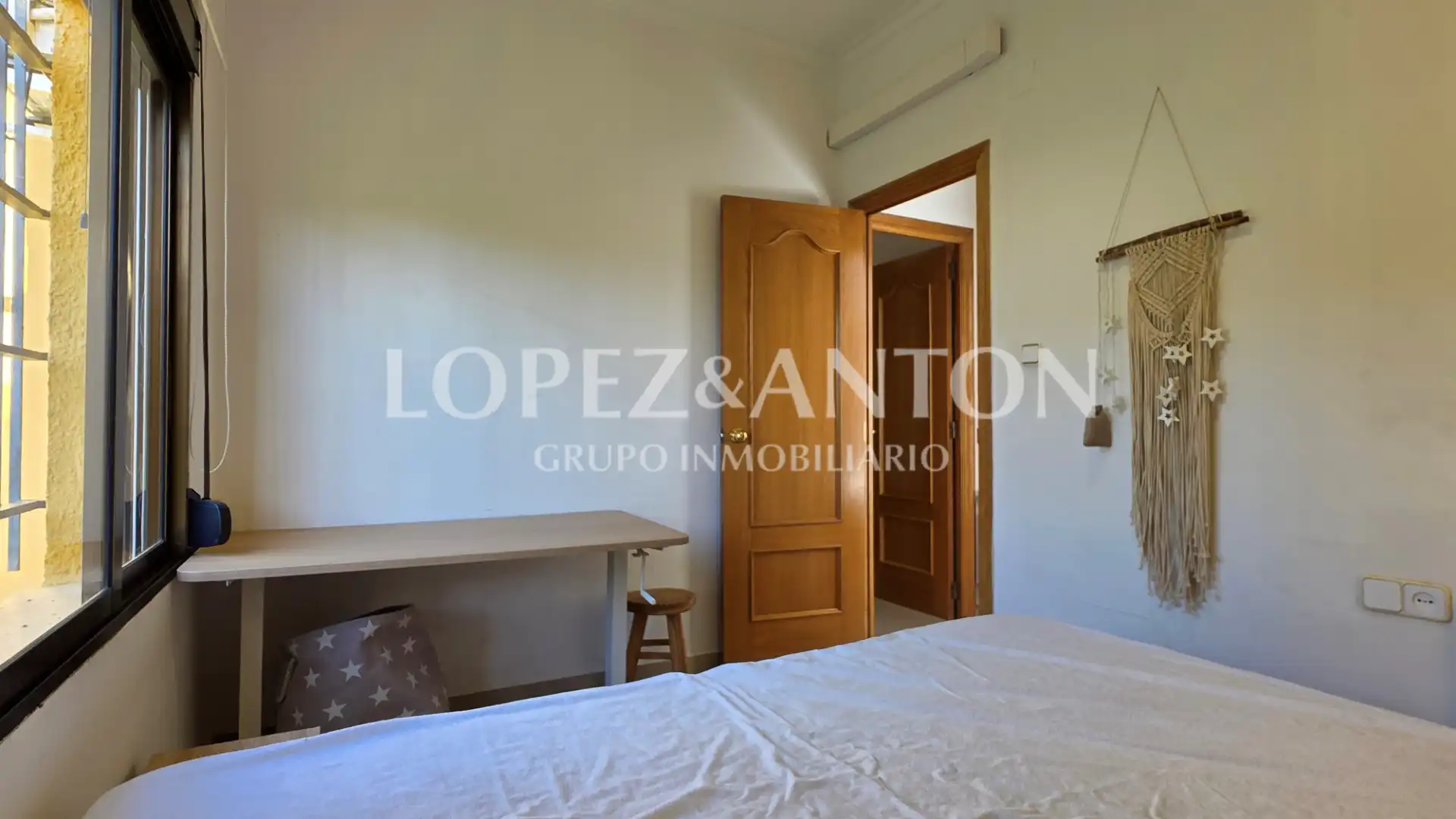 Bedroom of Houses for sale in L'Eliana  with Air Conditioner, Heating and Private garden