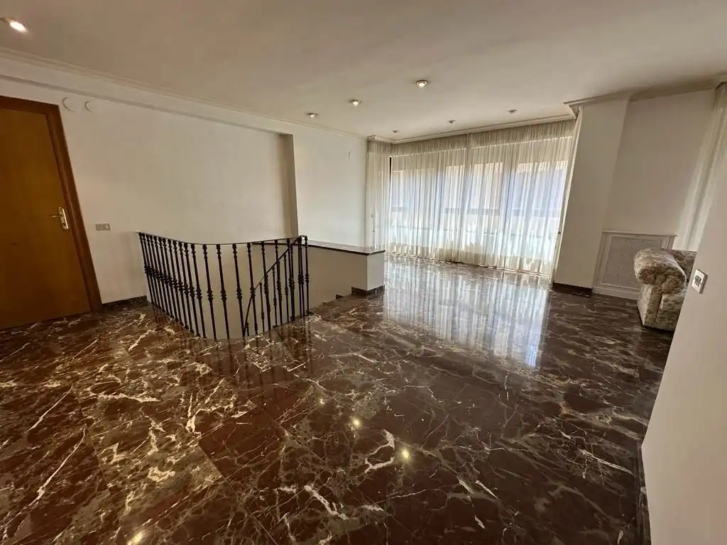Dúplex en venta en Castellón de la Plana / Castelló de la Plana con Aire acondicionado, Calefacción y Trastero
