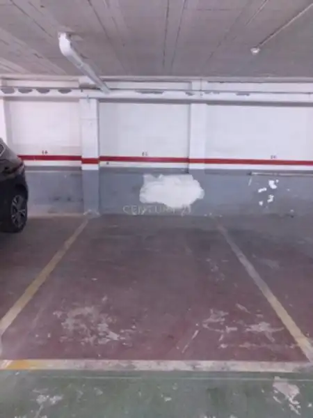 Aparcament de Garatge en venda en Sant Vicenç Dels Horts