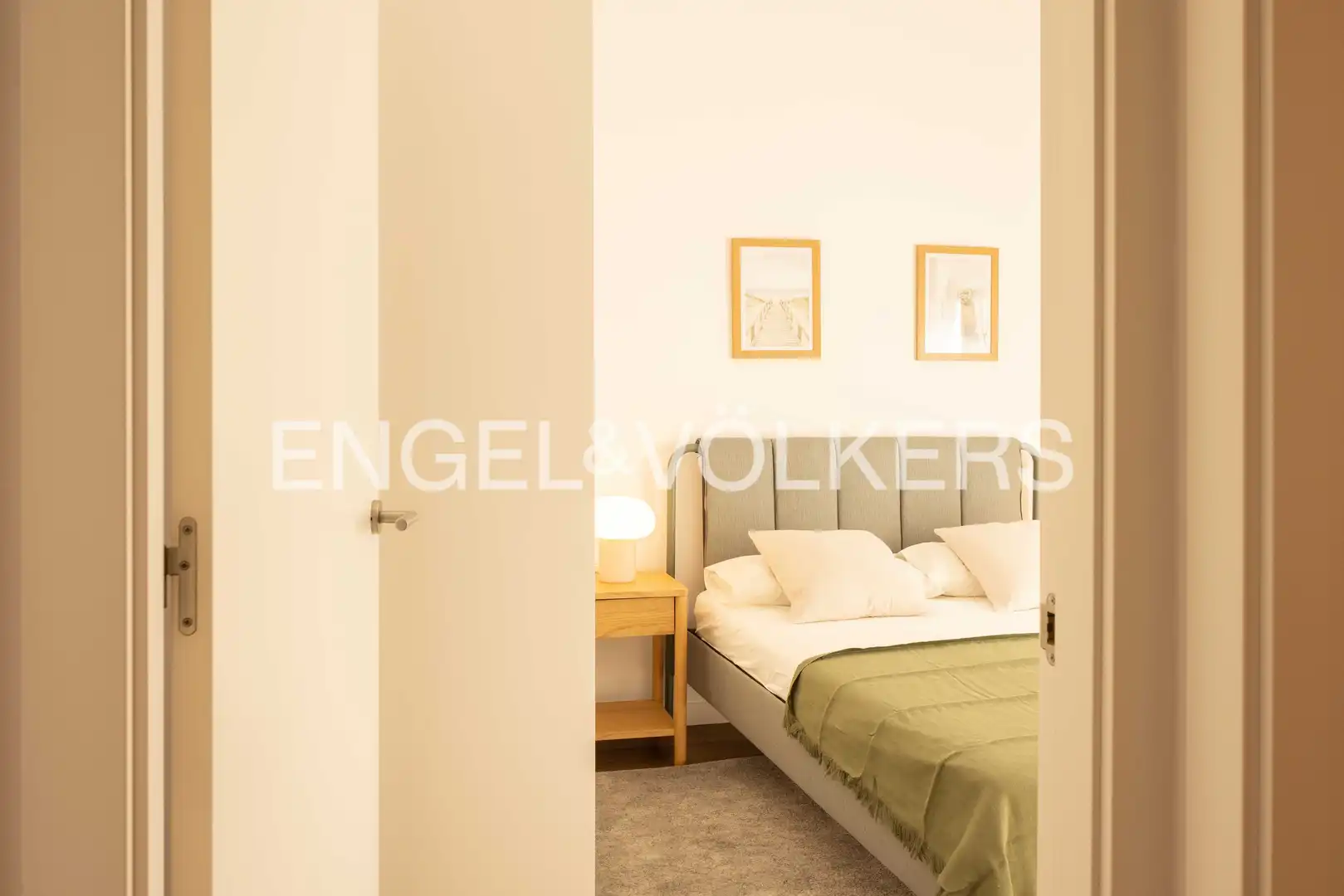 Schlafzimmer von Erdgeschoss zum Verkauf in Barcelona mit Klimaanlage, Heizung und Parkett