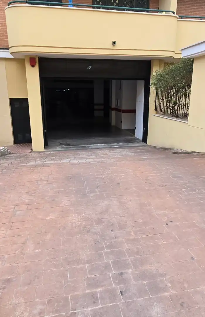 Parking de Piso de alquiler en Fuengirola con Aire acondicionado, Calefacción y Terraza