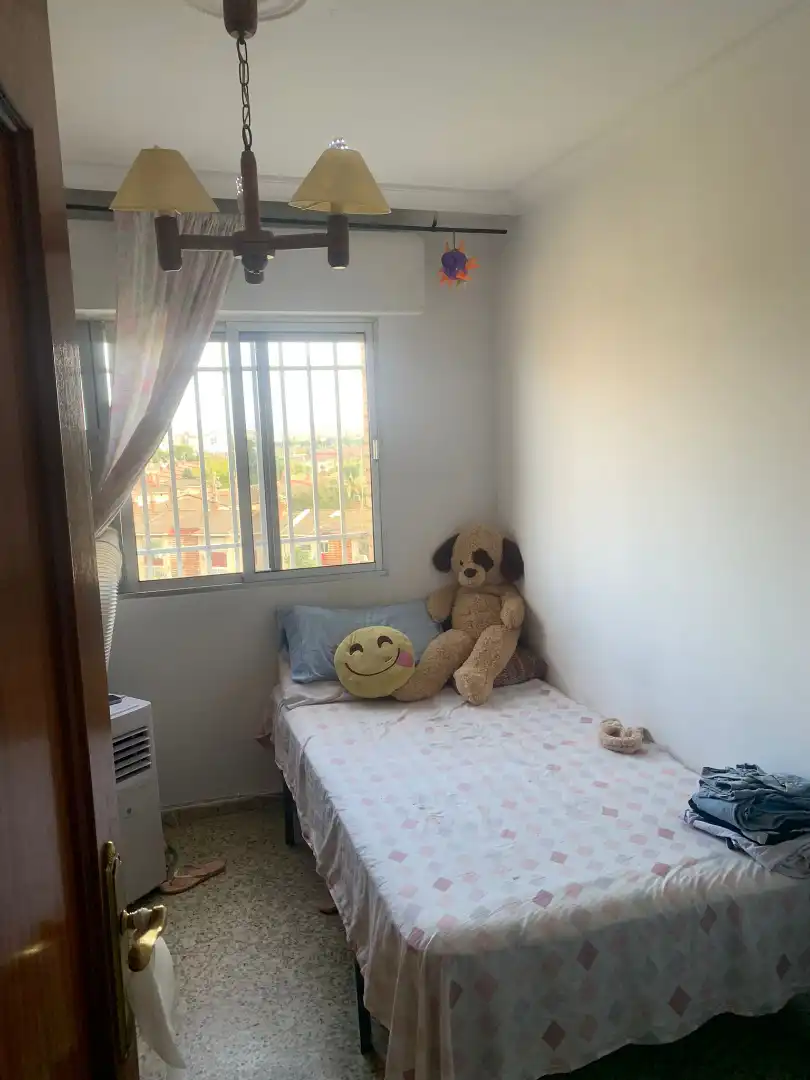 Bedroom of Flat for sale in Sevilla  with Air Conditioner and Furnished