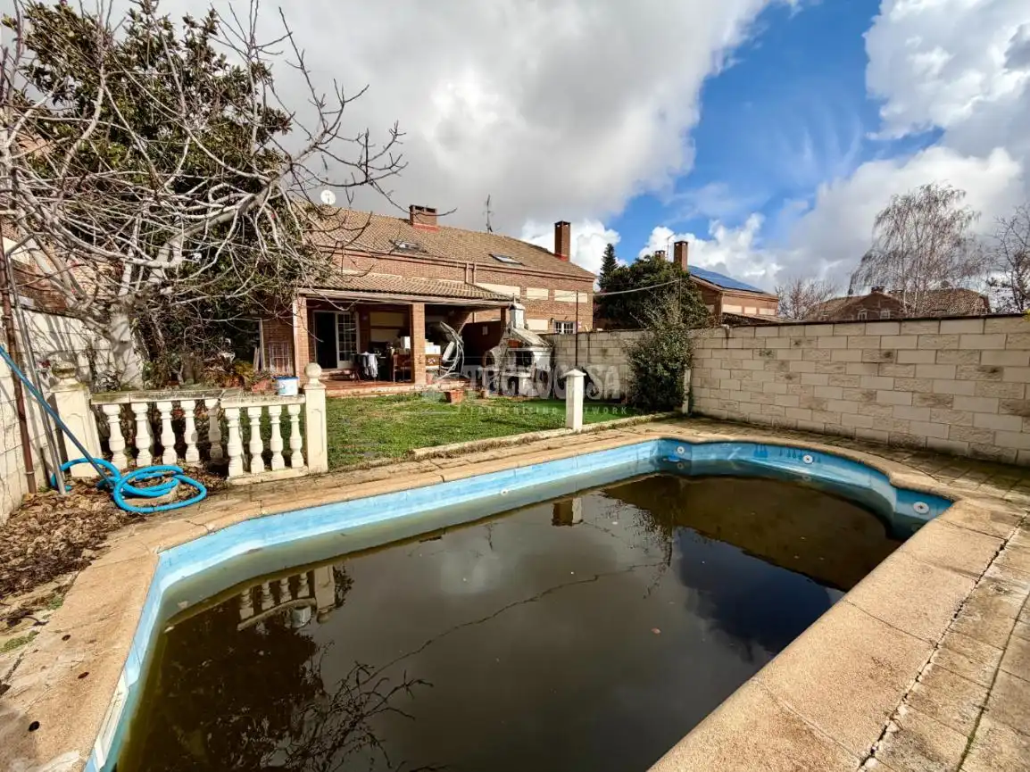 Casa adosada en venta en Villanueva de la Torre