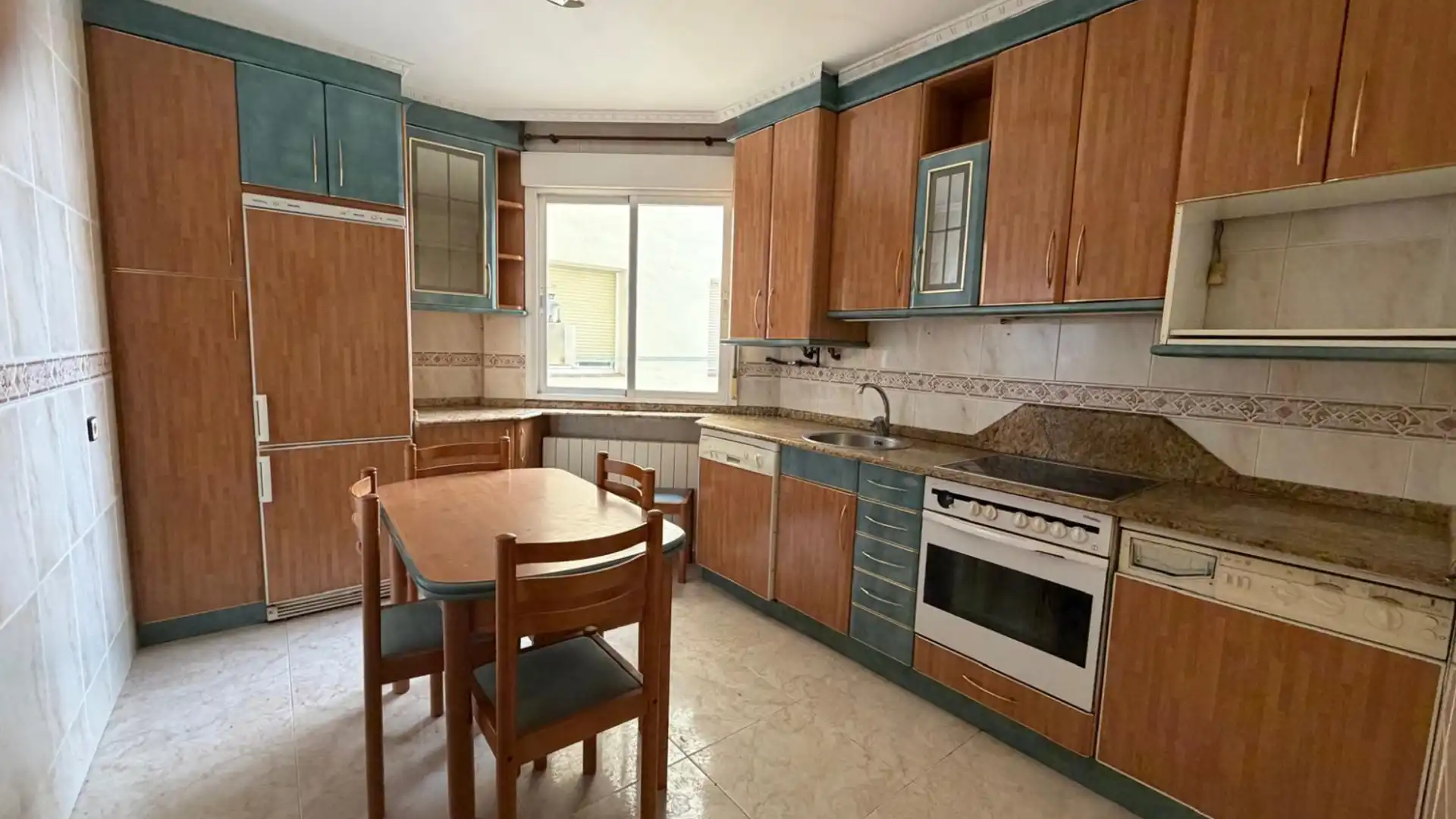 Kitchen of Flat for sale in  Logroño  with Heating