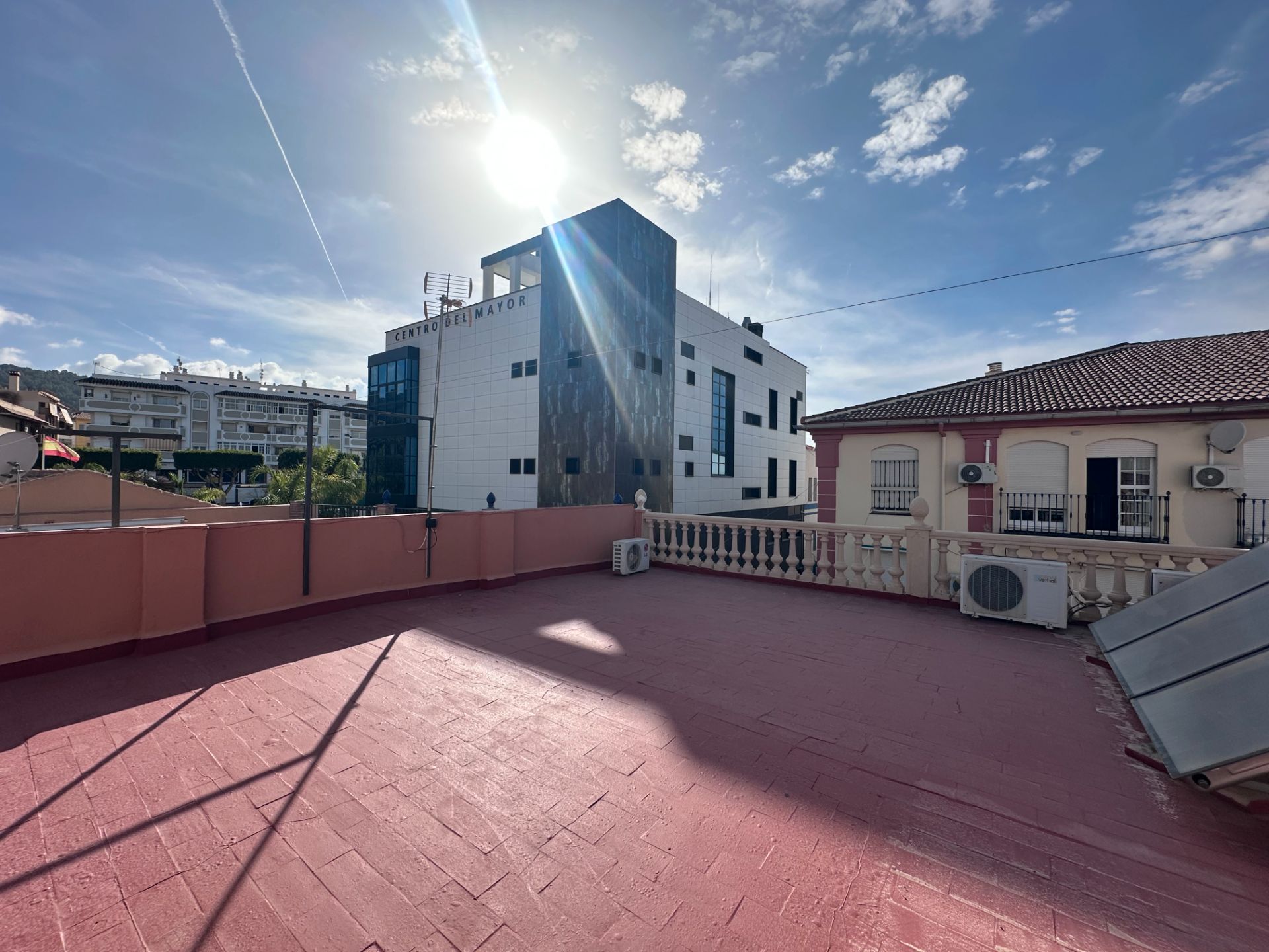 Vista exterior de Casa o xalet de lloguer en Alhaurín de la Torre amb Aire condicionat, Calefacció i Terrassa