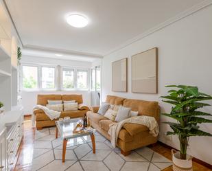 Sala d'estar de Pis en venda en  Pamplona / Iruña amb Calefacció, Parquet i Terrassa