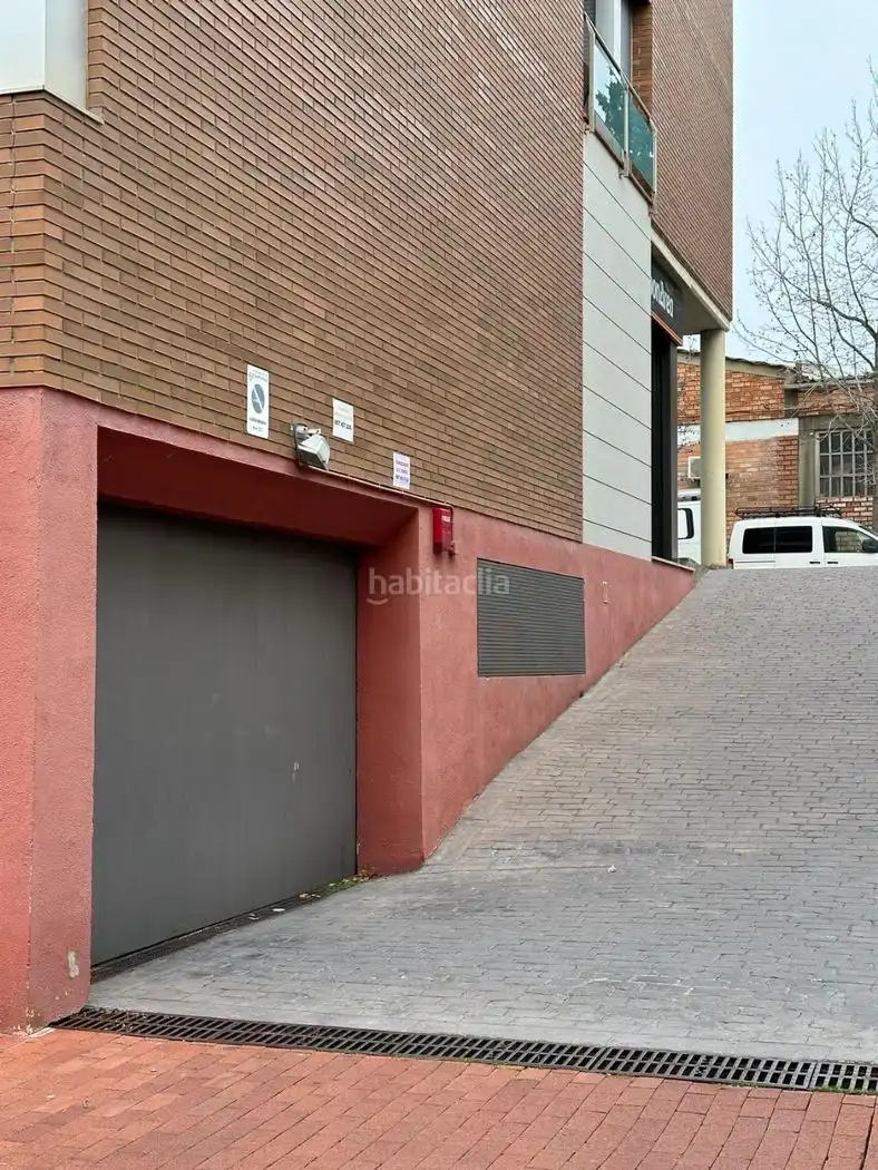Individual for sale in Carrer Federica Montseny 3, imagen 2