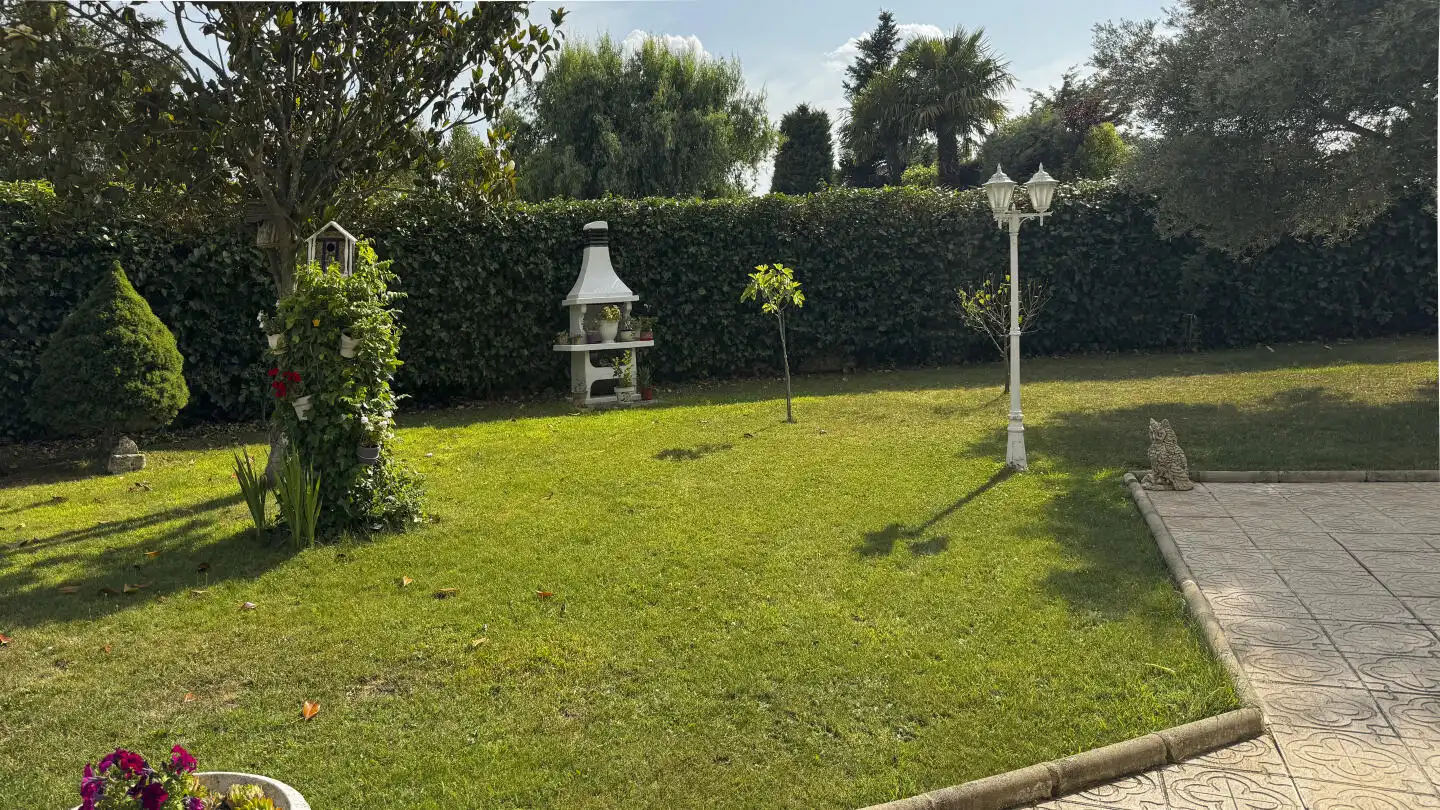 Jardí de Casa o xalet en venda en Galindo y Perahuy