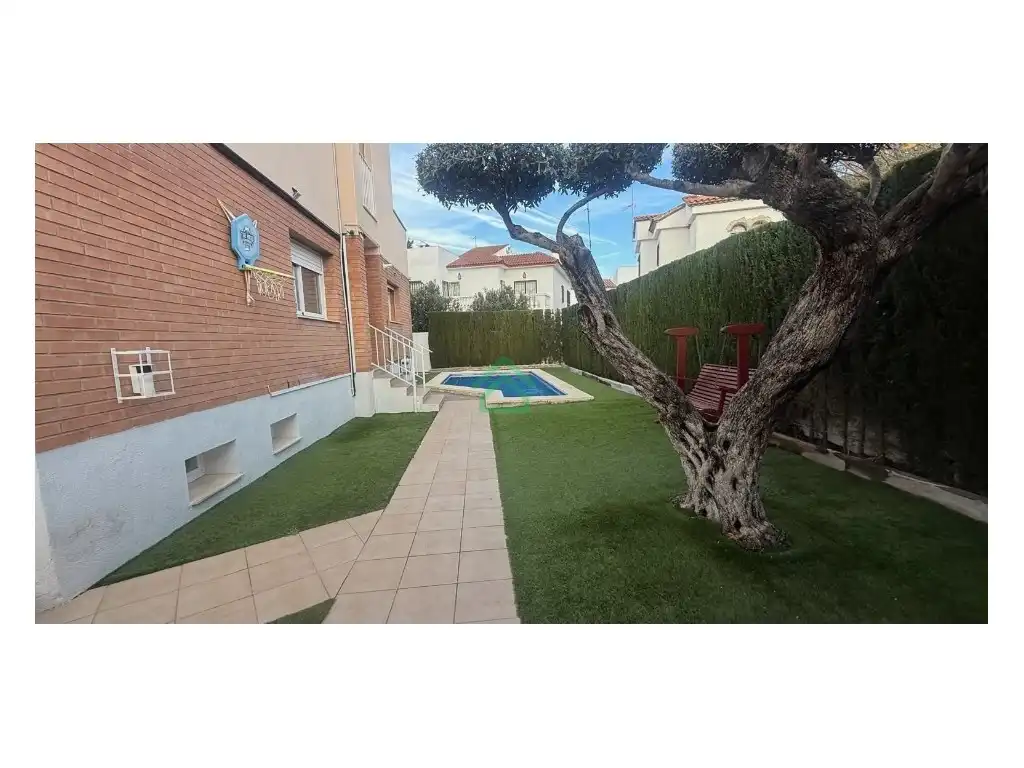 Villa zum Verkauf in Calle Nogueres De Les, imagen 4