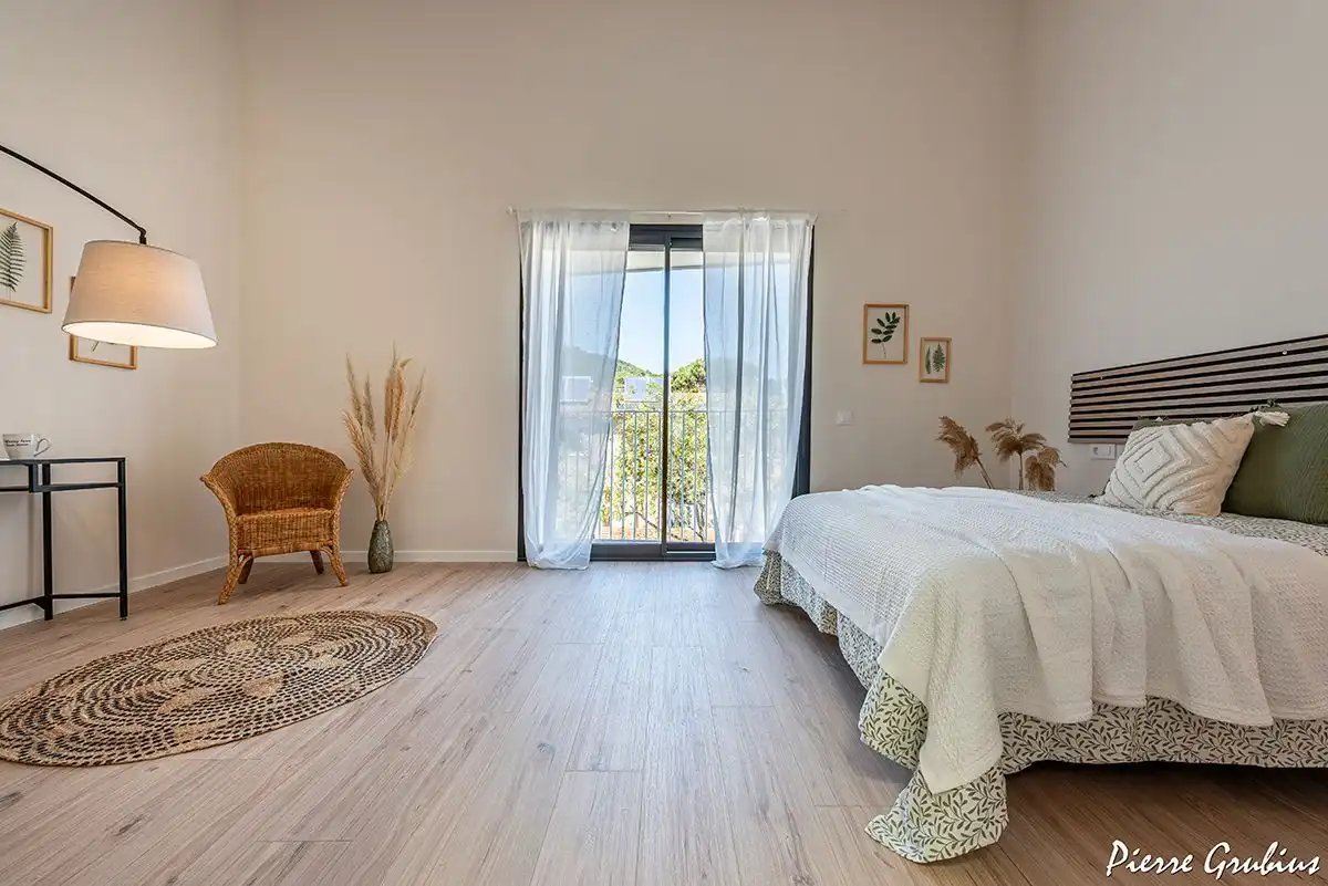 Schlafzimmer von Einfamilien-Reihenhaus zum Verkauf in La Selva del Camp mit Klimaanlage, Heizung und Privatgarten
