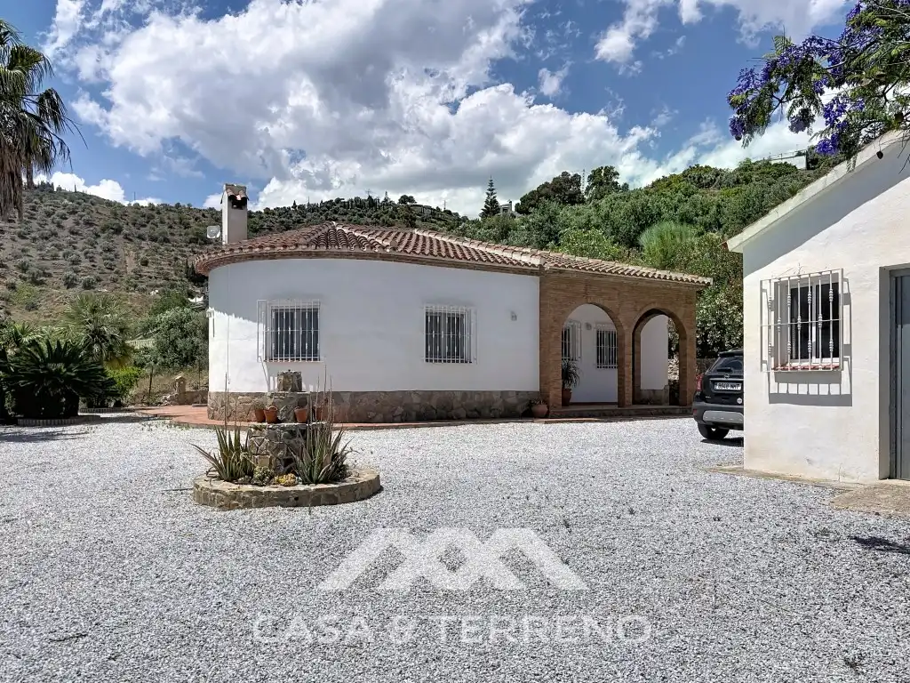 Vista exterior de Casa o chalet en venta en Canillas de Albaida con Aire acondicionado, Calefacción y Jardín privado