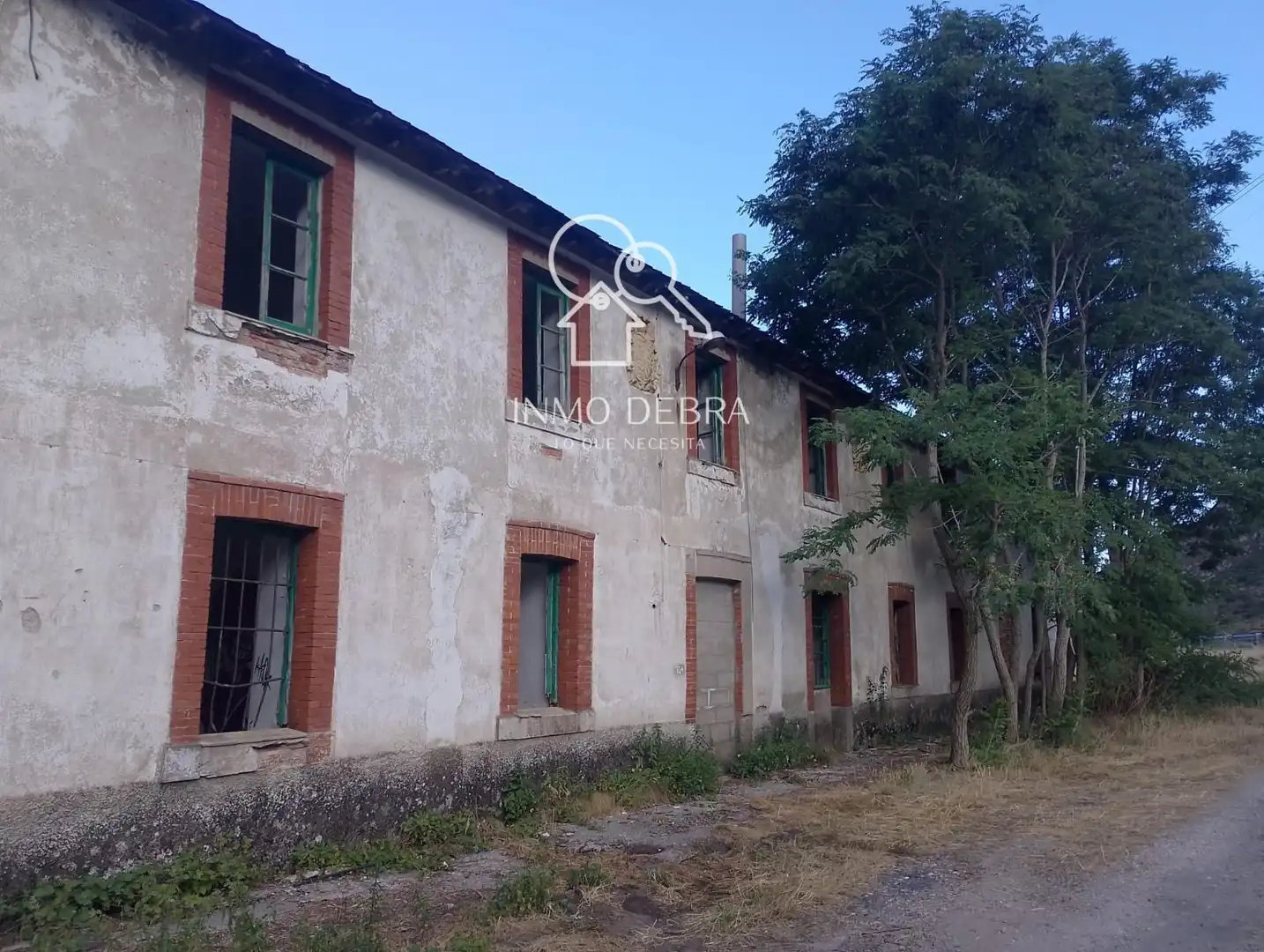Vista exterior de Edificio en venta en Villamanín