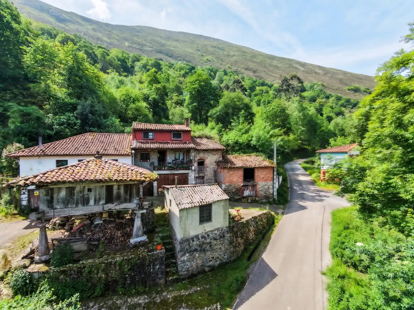 Vista exterior de Casa o xalet en venda en Llanes amb Calefacció