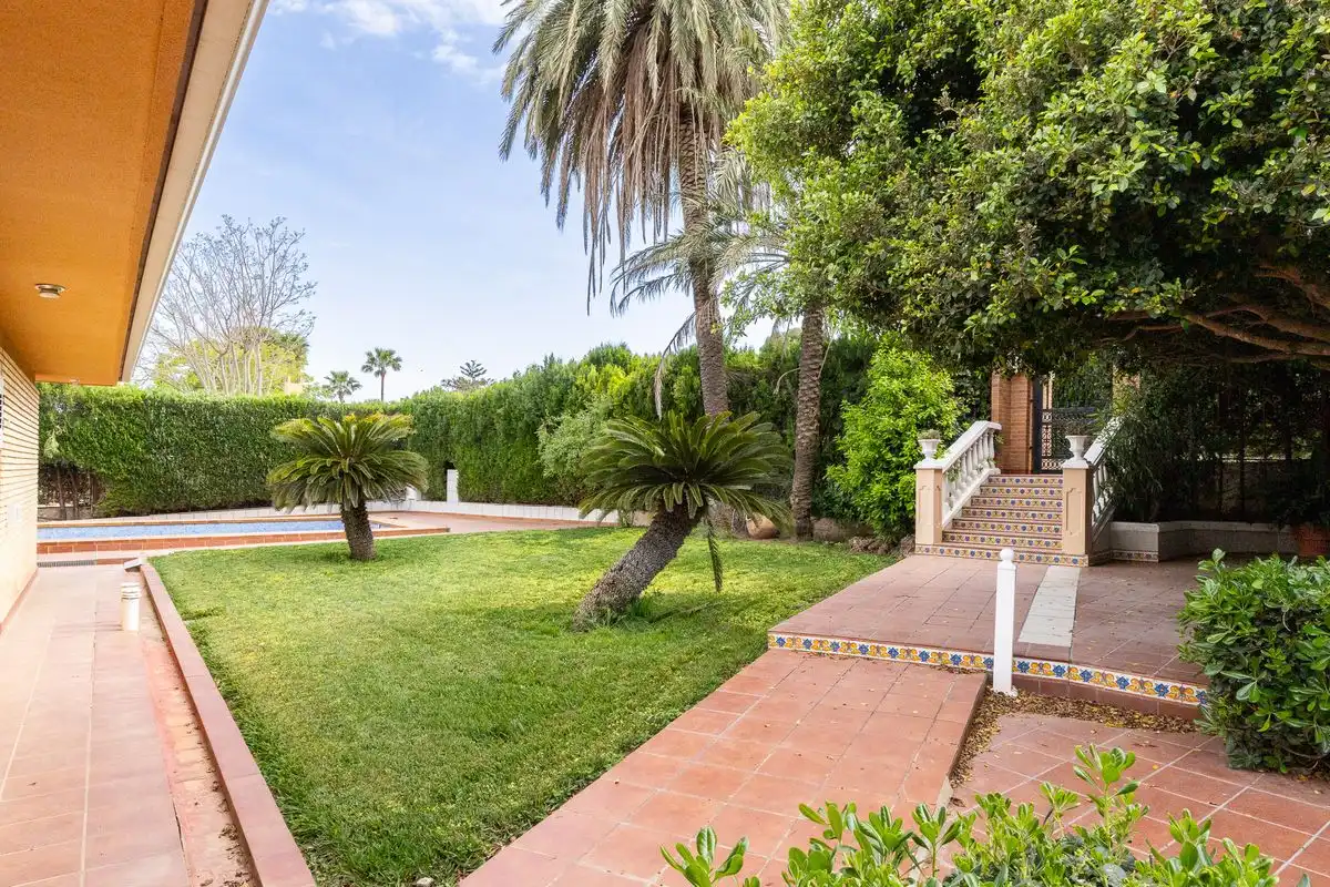 Villa con terrazza in vendita a Urb. Tancat de l'Alter
