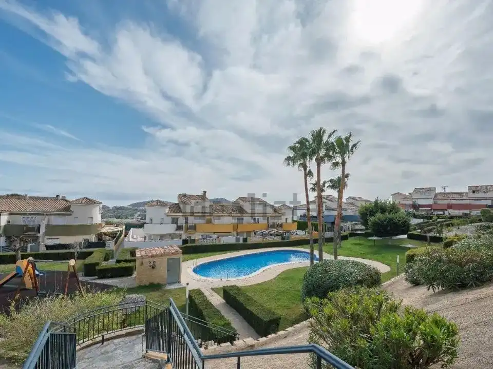 Vista exterior de Casa o xalet en venda en Finestrat amb Aire condicionat, Terrassa i Balcó