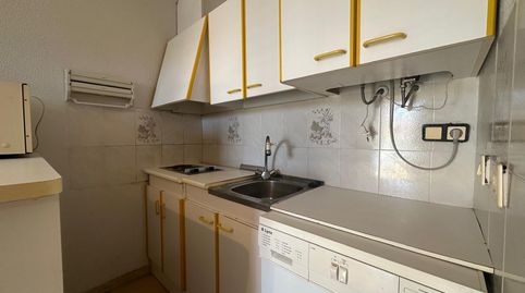Esta cuidada vivienda ofrece aproximadamente 60 mÂ construidos, distribuidos de forma prÃctica en dos plantas, y destaca por sus m, imatge 3