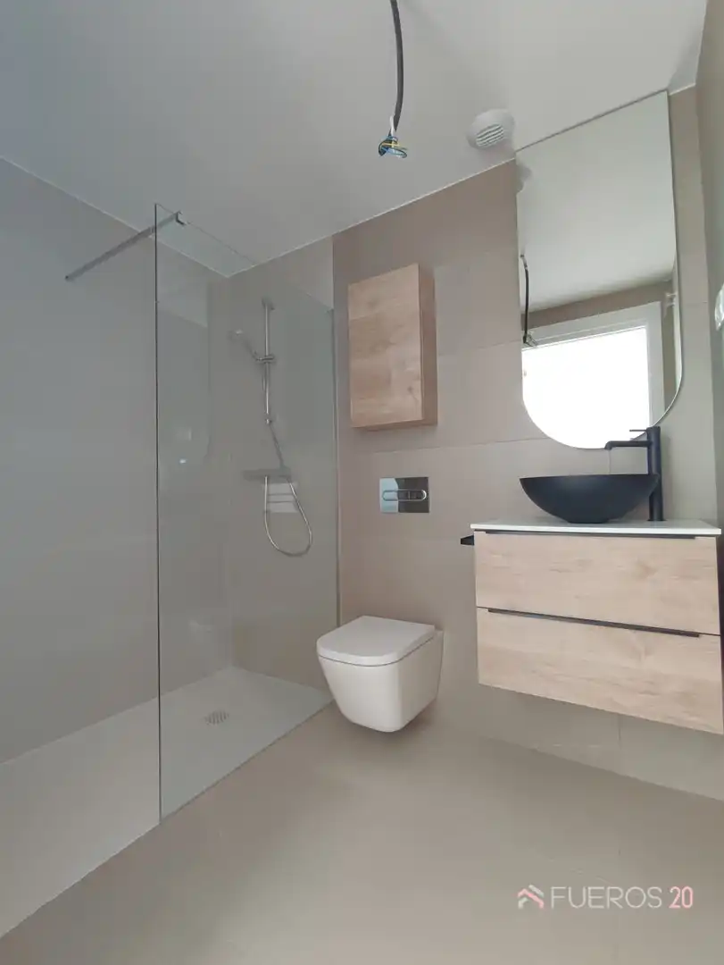 Baño de Casa adosada en venta en Zierbena con Calefacción, Jardín privado y Terraza