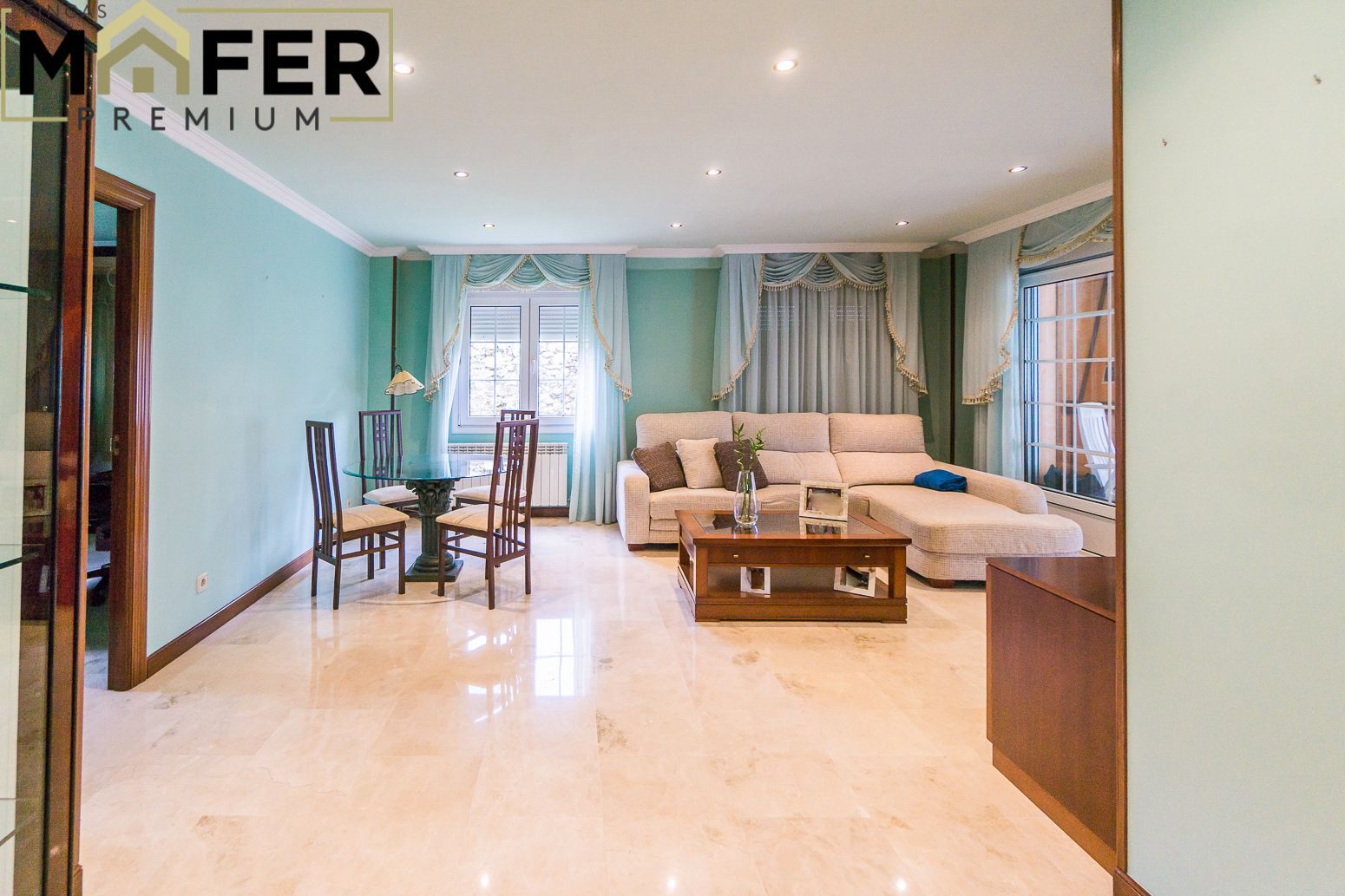 Sala d'estar de Casa o xalet en venda en Ampuero amb Calefacció, Jardí privat i Parquet