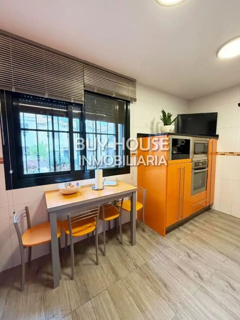 Chalet con piscina en venta en Calle Madeira 17, imagen 15