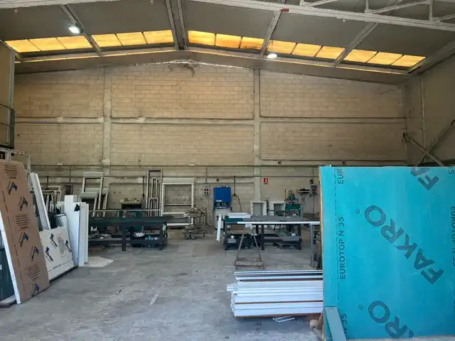 Nave industrielle à vendre à Poblado Santiago Cartes 74A, imagen 3