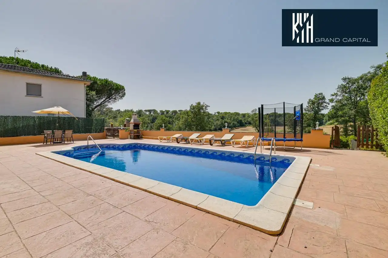 Casa con terraza en venta en Urbanització Llac del Cigne, imagen 3
