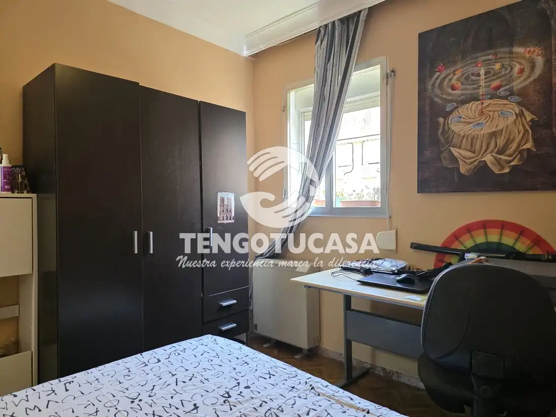 Dormitori de Pis en venda en Madrid amb Calefacció i Moblat
